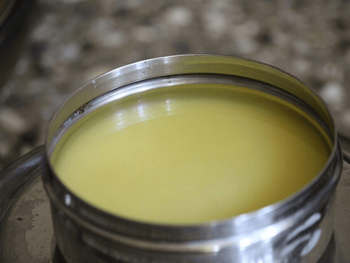 Desi Ghee Calories: Per Tablespoon, Per 100g & How It Adds Up — CalsFlow guide cover