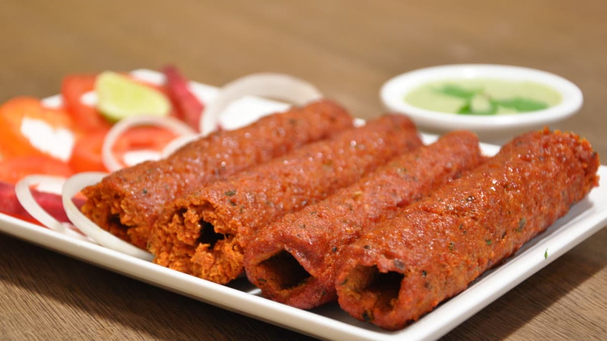 Seekh Kebab Calories: Per Piece, 100g and Chicken vs Beef — CalsFlow guide cover